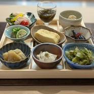 前菜９品盛りランチ