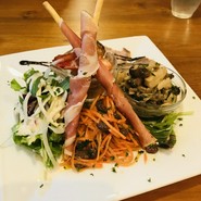 前菜盛り合わせ
