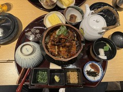 鰻 炭焼 ひつまぶし 美濃金 神田本店 