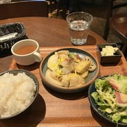 ビアーズテーブル ケラケラ