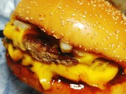 チーズがたっぷりのダブル肉厚パティが肉厚しいマクドナルドのサムライマックバーガー！hamburger