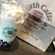 アースカフェ 代官山 （Urth Caffe）