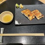 うなぎ四代目菊川　東京駅黒塀横丁店
