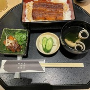 うなぎ四代目菊川　東京駅黒塀横丁店