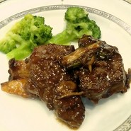 牛肉の黒胡椒ブラウンソース