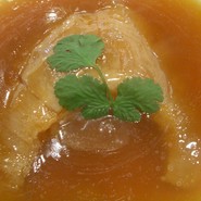 ふかひれの姿煮込み