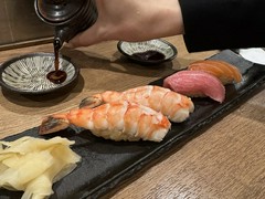 鮨と藁焼き　漁火