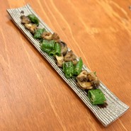 焼きツブと甘唐辛子