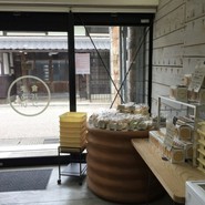 つるやパン まるい食パン専門店