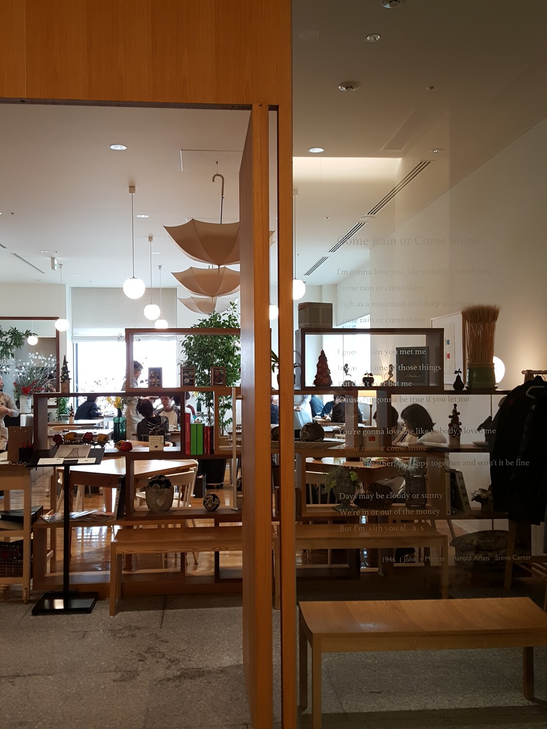 降っても晴れても Moliere Cafe 降っても晴れても（札幌駅(さっぽろ駅) カフェ）の