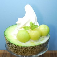メロンソフトパフェ（季節限定）