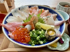 豊漁丼膳