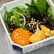 馬刺しユッケ