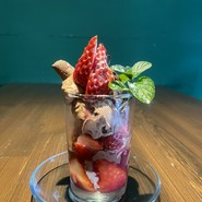 苺とチョコレートのパフェ