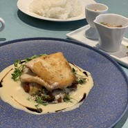 Bistro　cafe　eS
