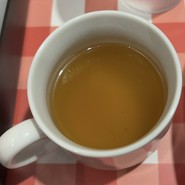 セルフサービスで一杯無料のオニオンスープ！