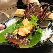 伊勢海老にキャビアをのせて