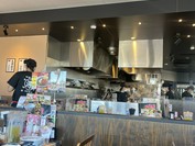 きれいな店内で、外人さんの店員もいましたが、一生懸命日本語で頑張っていました