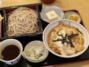 開花丼ともりそばのセット