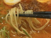 麺は細めのストレート麺！