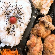 鳥の唐揚げ弁当
