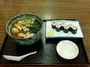 カキそばと鉄火巻き