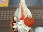 さくらんぼソフトクリーム680円！