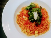 トマトクリームパスタ真上から。カフェ洋食