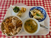 鶏肉飯と水餃子定食