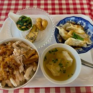 鶏肉飯と水餃子定食