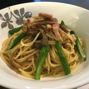 舞茸とベーコン、アスパラガスのパスタ