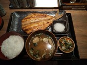 炭火焼干物定食 しんぱち食堂 エミオ田無店