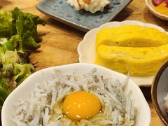 2026.02.27 本日の気まぐれ3種丼プレート  しらす丼