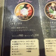 ふわふわパンケーキにバナナとクリーム最高です　チョコソースが別添えなので味変が楽しめるのも良いです
