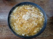 最後まで熱々て、出汁が効いていて中央のすりたて生姜を混ぜて食べるけいらんうどん！