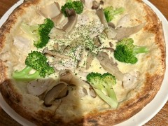 ささみきのこブロッコリーピザ