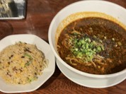 担々麺と半チャーハンセット1485円！