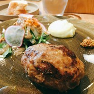 BRACERIA　PASTICCERIA　BOND