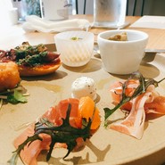 BRACERIA　PASTICCERIA　BOND