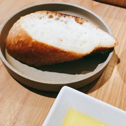 BRACERIA　PASTICCERIA　BOND