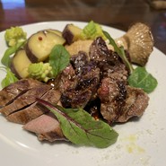 牛ミスジステーキと豚肩ロース