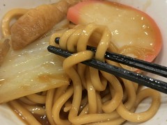 煮込んでもモチモチ食感のうどんです！