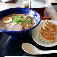 味噌ラーメンと餃子
