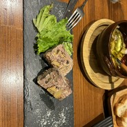 炭火やき＆ワインIZAKAYA　シャルボン