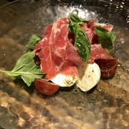 トラットリア　クアルト