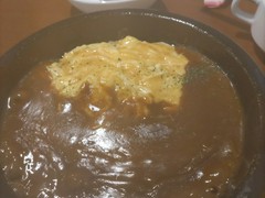 クローバーキッチン　石焼オムライスと肉バルのお店