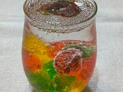 虹色ソーダ　380円