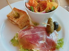 サラベス　東京