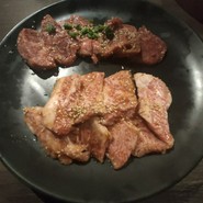 黒毛和牛焼肉と本格もつ鍋 山樹 小牧原店