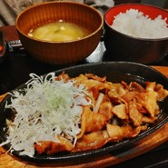 定食の王道、豚の生姜焼き定食